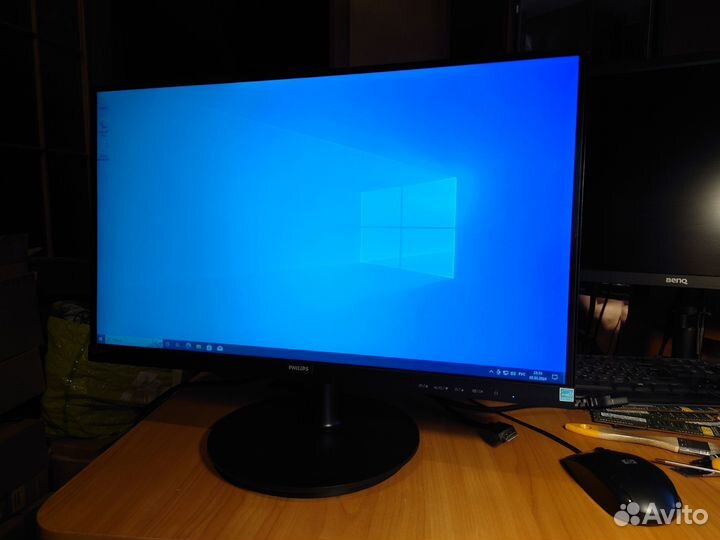 Монитор Philips 220V8 22Дюйма