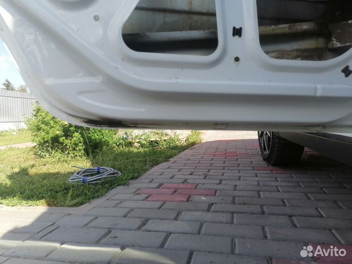 Дверь задняя правая калина уневирсал