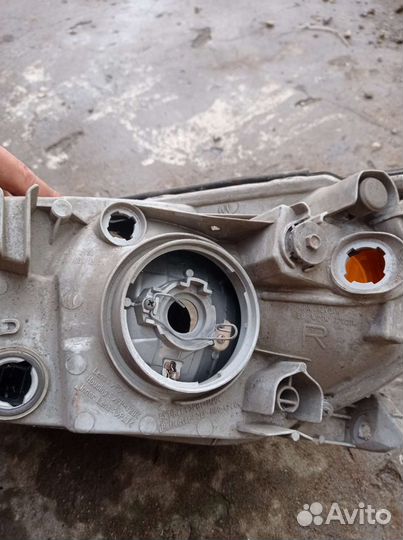 Фарa toyota camry 30