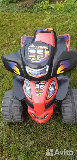 Детский квадроцикл на аккумуляторе