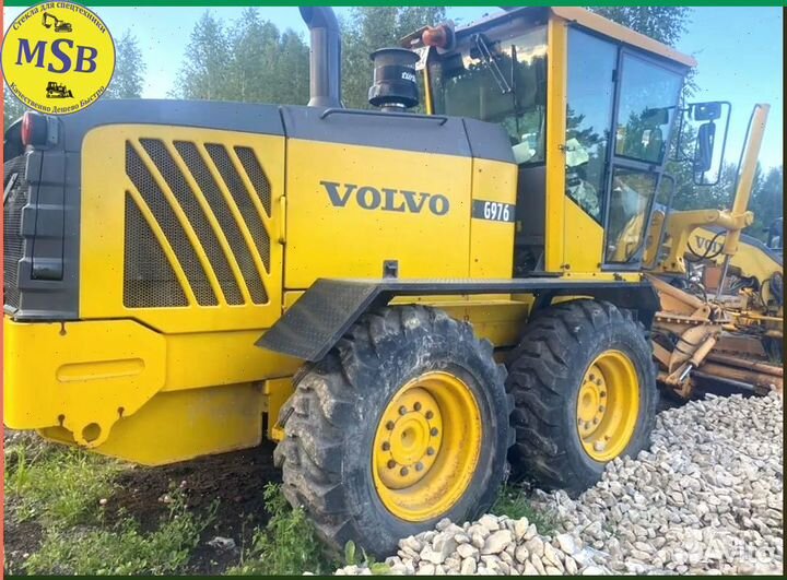 Заднее стекло на Volvo G976