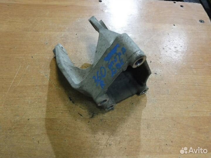 Кронштейн опоры двигателя Acura MDX