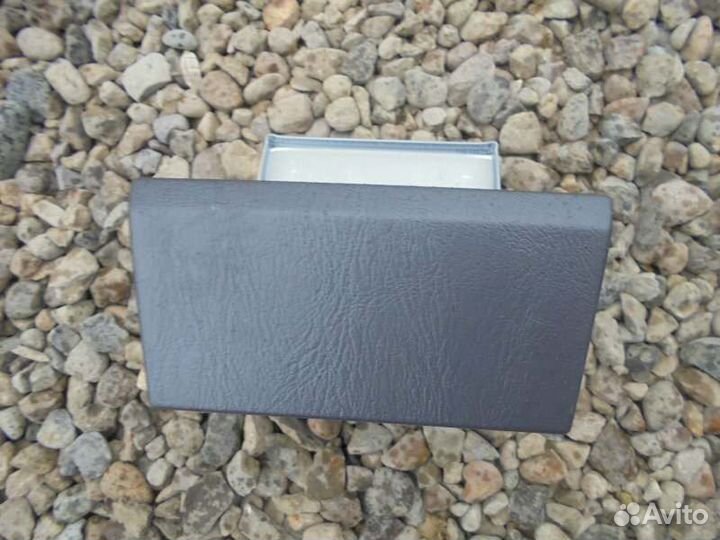 Пепельница Toyota Carina ST215 3S-FE 1999/3