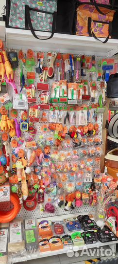 Игрушки для кошек и собак