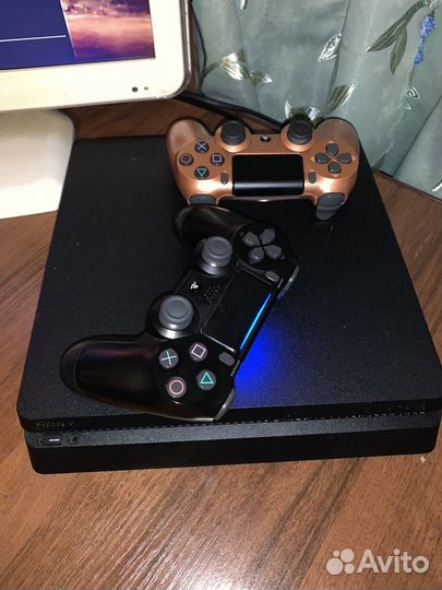 Sony playstation 4 PS4 slim