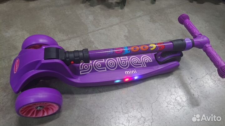 Улучшенный самокат Макси. Ручка складывается