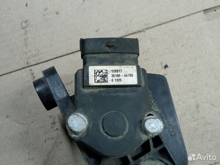 Педаль газа Hyundai Solaris G4FC 2013