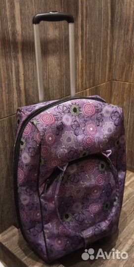 Чемодан на колесах