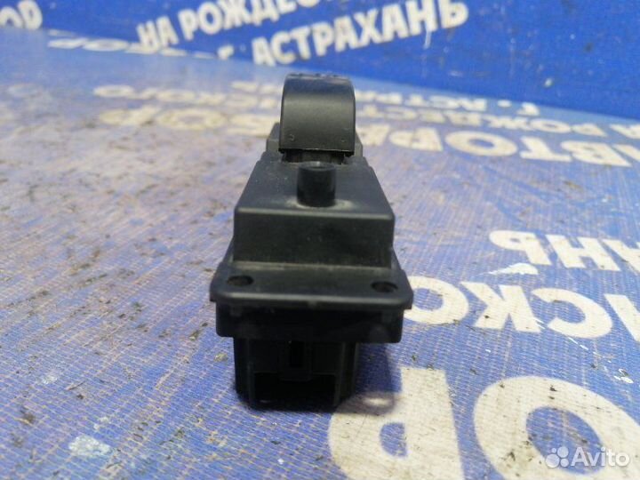 Кнопка стеклоподъемника Mazda 3 Bk седан Z6 2006