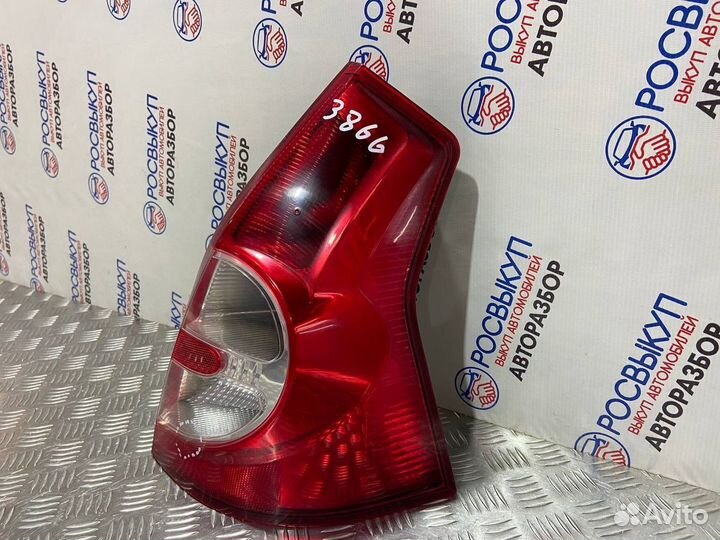 Фонарь правый Renault Sandero 1