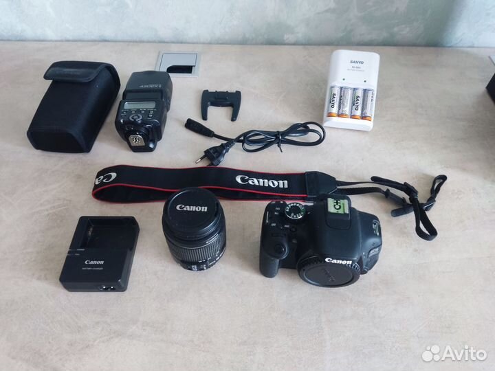 Фотоаппарат canon eos 600d, вспышка Canon и штатив