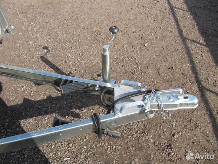 Прицеп легковой Тавиалс А2012