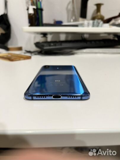 Xiaomi Mi 8, 6/64 ГБ