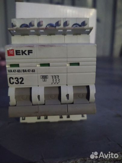 Автоматический выключатель 32А и 20А