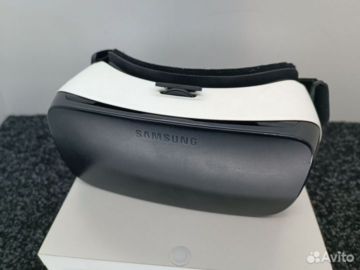 Очки виртуальной реальности Samsung Gear VR к40