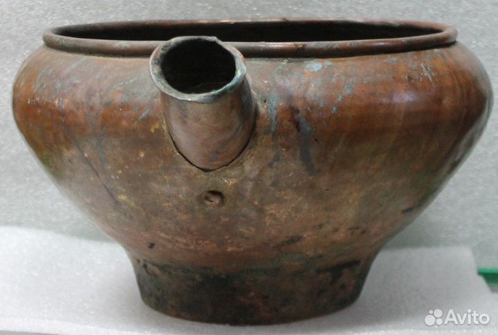 Старинные медные подойники. Медные чаны