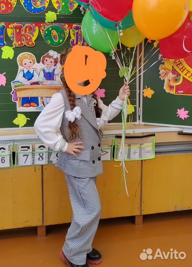 Костюм брючный на девочку