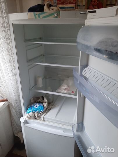Холодильник indesit