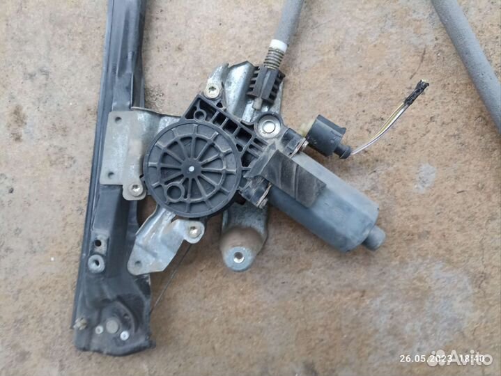 Стеклоподьемник передний правый Ford Focus 1