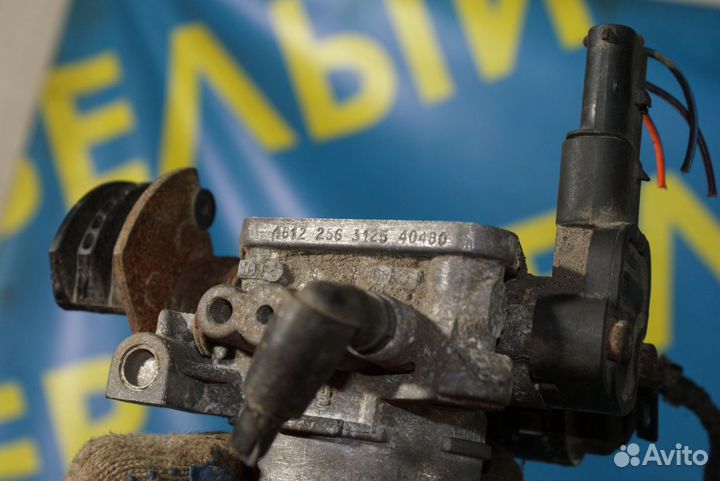 Дроссельная заслонка Dodge Caravan 3