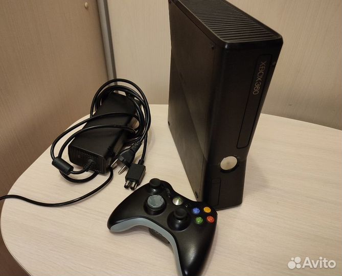 Xbox 360 S 250Gb Freeboot 30 Игр