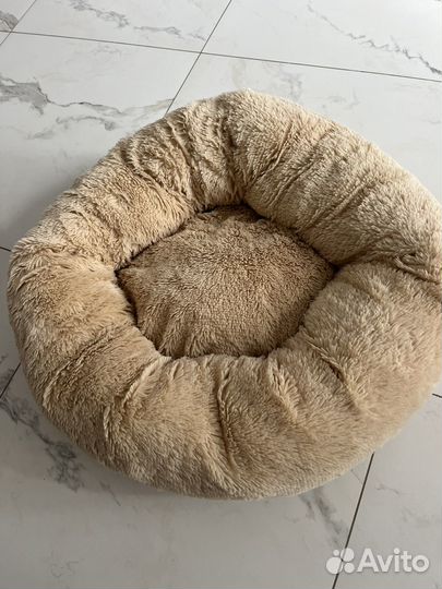 Плюшевая лежанка для кошки или собаки