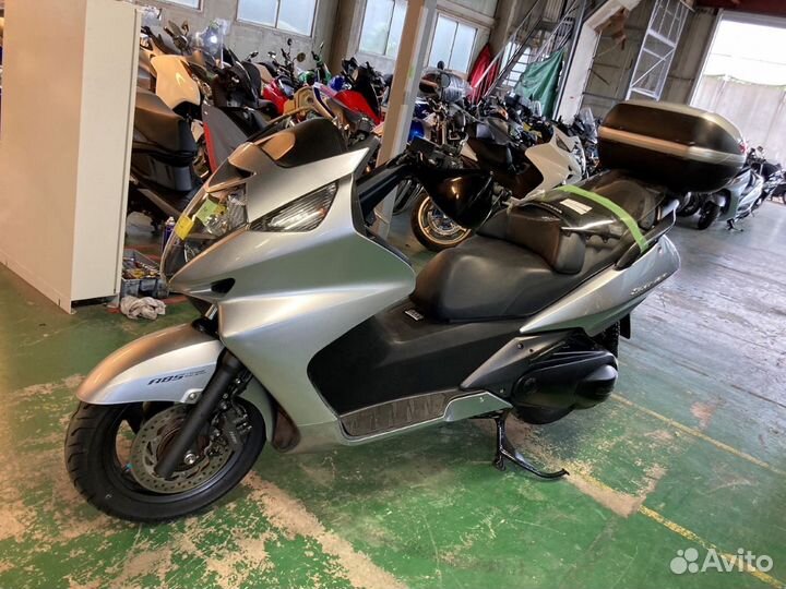 Максискутер Honda Silver Wing 400