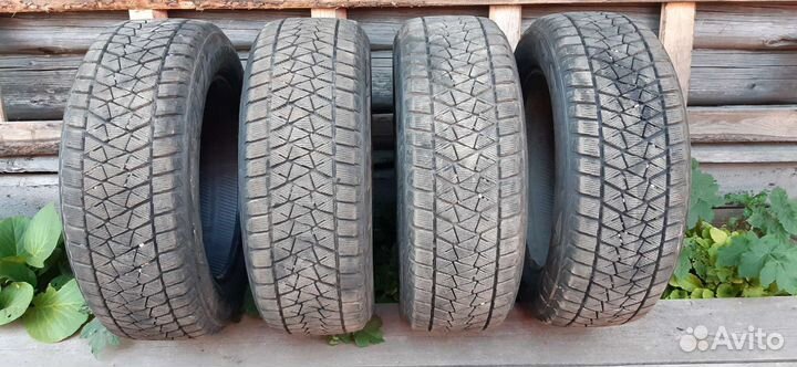 Bridgestone Blizzak DM-V2 235/60 R18 107