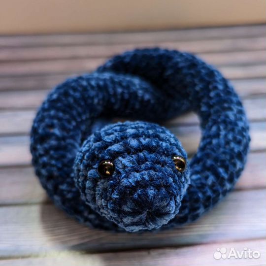 Плюшевая змея