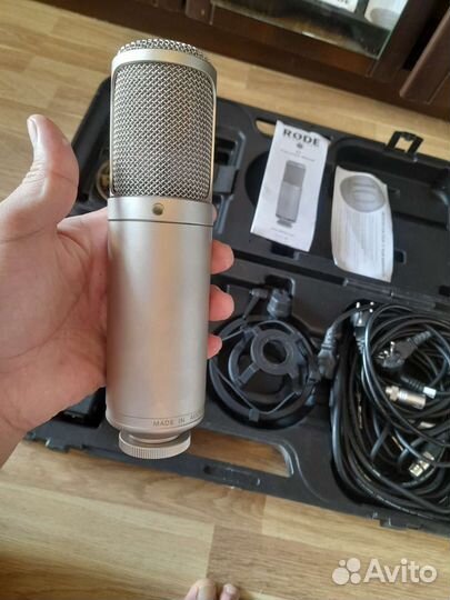 Студийный микрофон rode k2