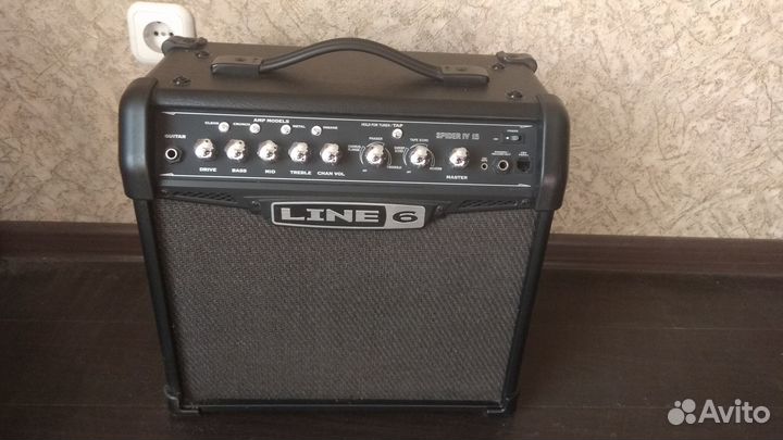 Продам гитарный комбик line 6 spider IV 15