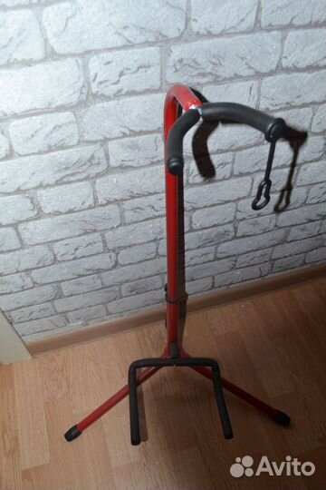 Напольная стойка для гитары