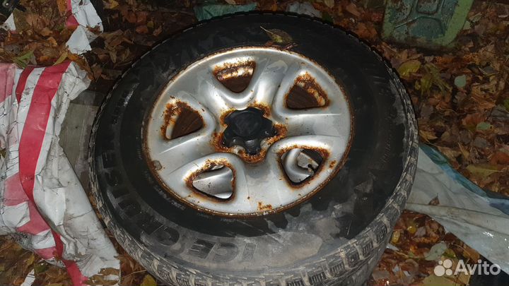 Bridgestone Ice Cruiser 5000 16/70 R16
