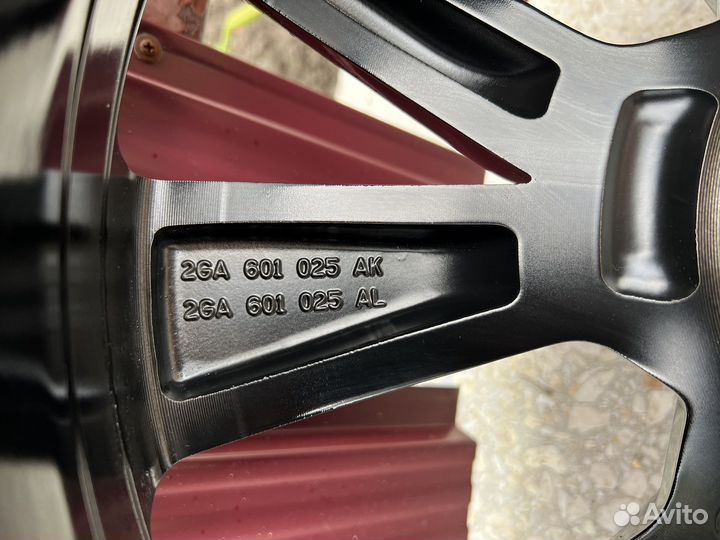 Volkswagen T-roc R19 оригинал 2GA601025AL