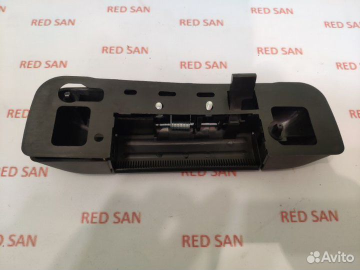 Ручка двери багажника Suzuki Escudo/Grand Vitara