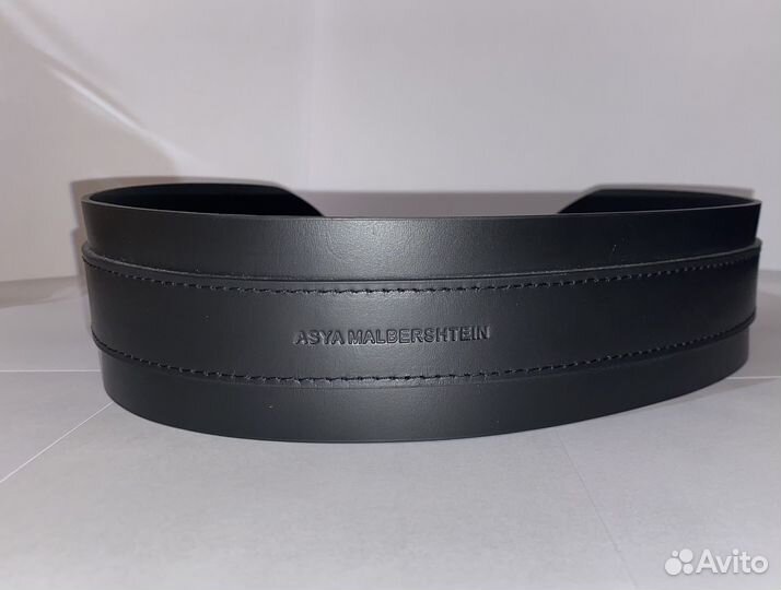 Широкий кожаный пояс