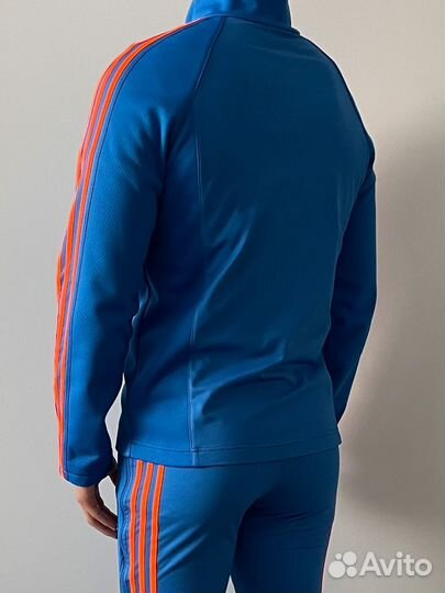 Разминочный костюм