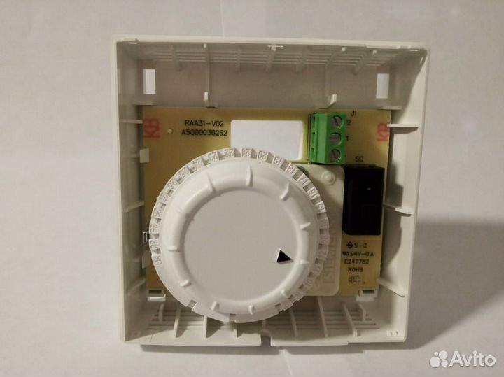 Термостат комнатный Siemens RAA31