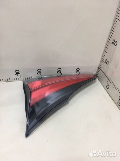 Фонарь задний правый внутренний Toyota RAV4