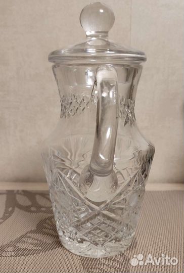 Хрустальный кувшин с крышкой
