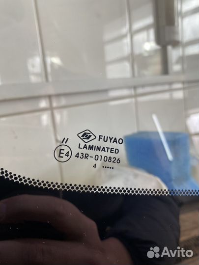 Лобовое стекло Toyota Highlander 2