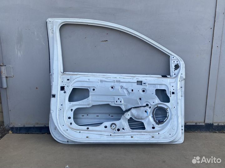 Renault Twingo передняя левая дверь