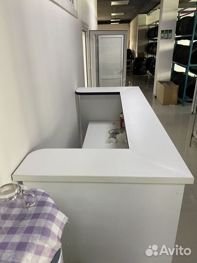 Стойка ресепшен