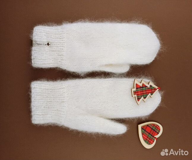 Варежки пушистые женские