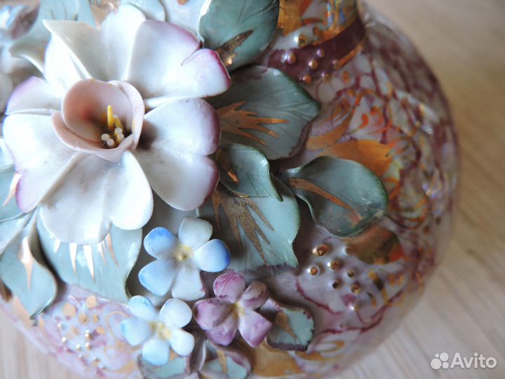 Вазы декоративные