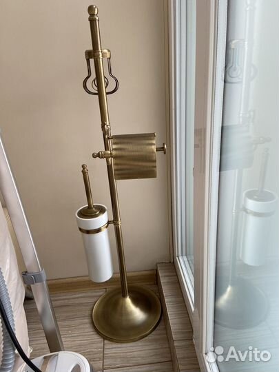 Аксессуары для ванной и туалета