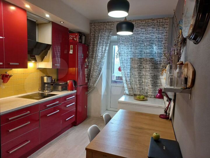 2-к. квартира, 66 м², 1/10 эт.