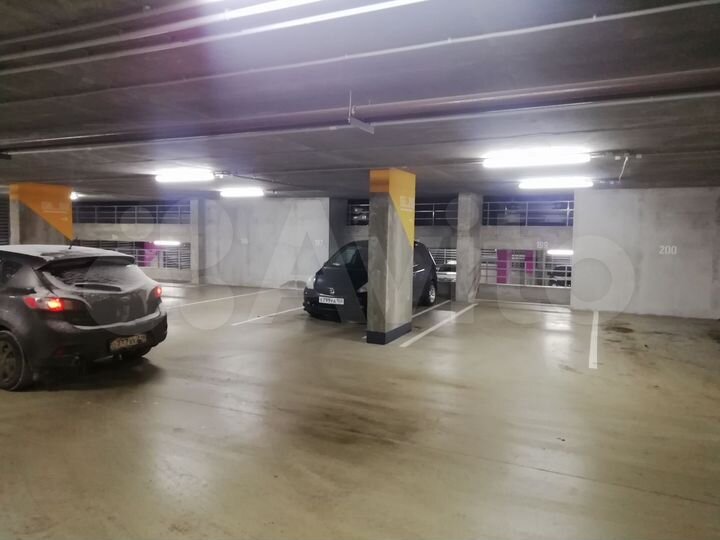 Машиноместо, 14 м²
