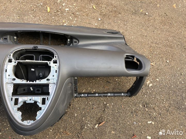 Торпедо Citroen Xsara Picasso