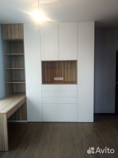 Рабочая зона у окна